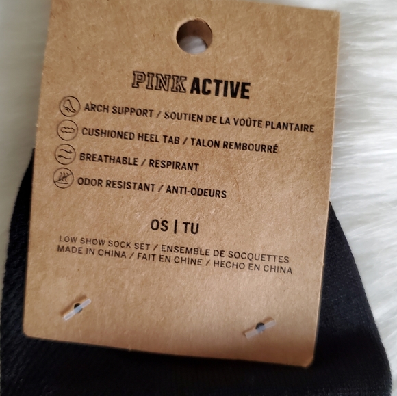 PINK VS SOCKS (2 PACK) +PINK VS VELVET SCRUNCHIE - Picture 3 of 4